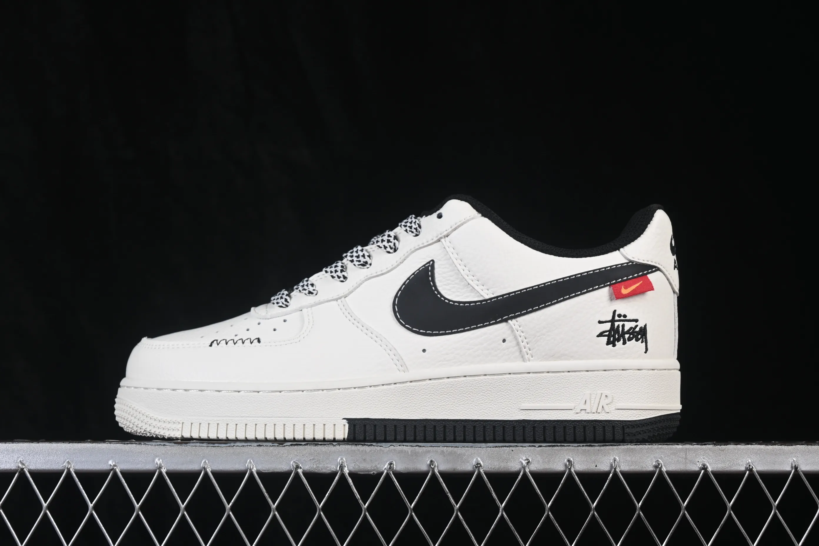 All categories Nk Air Force 1 Air Force series Nk Air Force 1 Low Air Force low-top Nike Air Force 1'07 Low black and white contrast Air Force 1 low-top casual sneakers MM3399-817